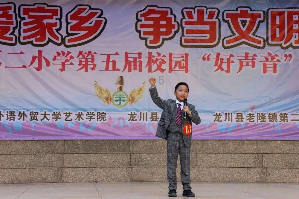 为“新手妈妈”驾驶员送奶粉！2024年扬子晚报暖冬公益行走近“南京公交人”